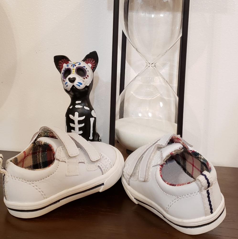 Baby boy shoes by Healthtex. Size 2. Gently Used.